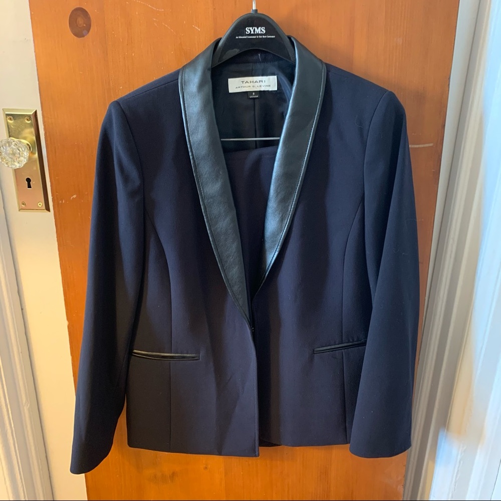 Tahari Arthur S. Levine - Navy Blue blazer & pants